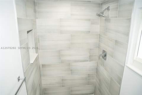 1640 NE 172nd St, North Miami Beach FL - photo 14 of 33
