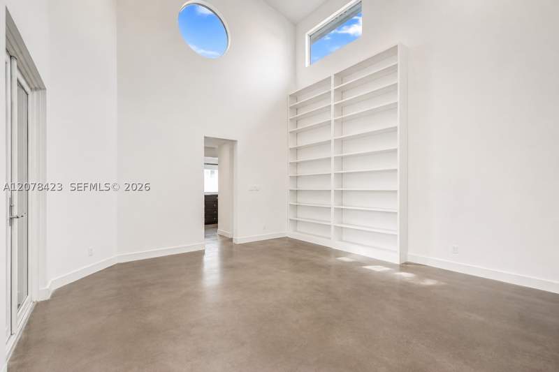 7 bedroom SingleFamilyResidence at 937 NE 171st St, Hudson Valley, Miami — photo 3