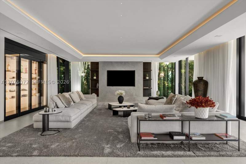 6 bedroom SingleFamilyResidence at 375 N Hibiscus Dr, Hibiscus Island, Miami Beach — photo 4
