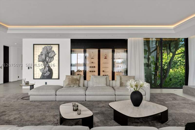 6 bedroom SingleFamilyResidence at 375 N Hibiscus Dr, Hibiscus Island, Miami Beach — photo 5