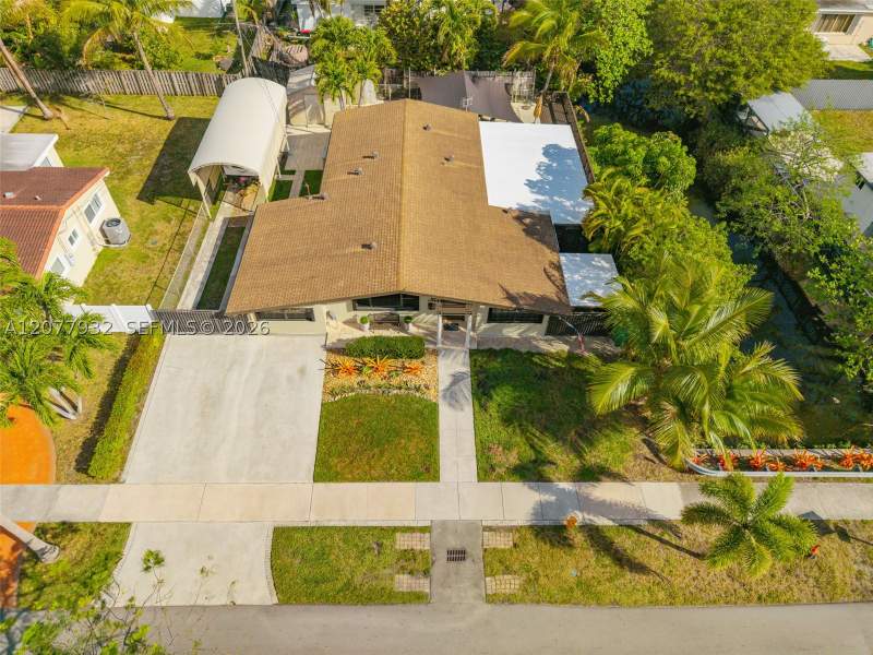4 bedroom SingleFamilyResidence at 2485 NE 214th St, Sunswept Isle, Miami — photo 2