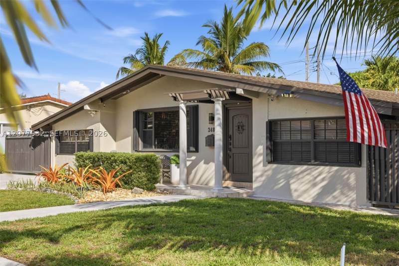 4 bedroom SingleFamilyResidence at 2485 NE 214th St, Sunswept Isle, Miami — photo 4