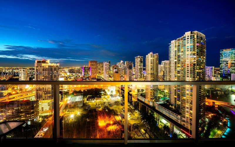 2 bedroom Condominium at 185 SW 7th St 3609, Latitude On The River Con, Miami — photo 3