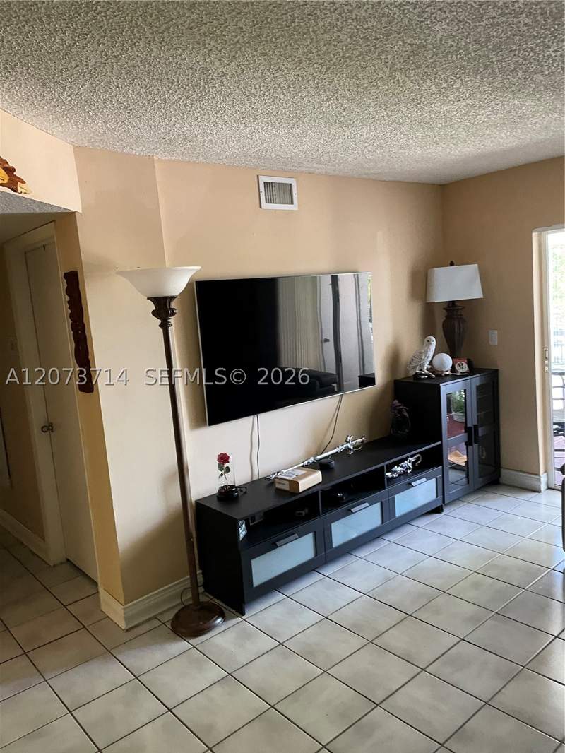 2 bedroom Condominium at 8500 SW 212th St 309, Le Club At Old Cutler Con, Cutler Bay — photo 4