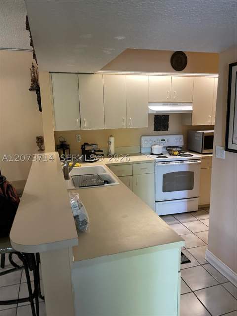 8500 SW 212th St 309, Cutler Bay FL - photo 6 of 25