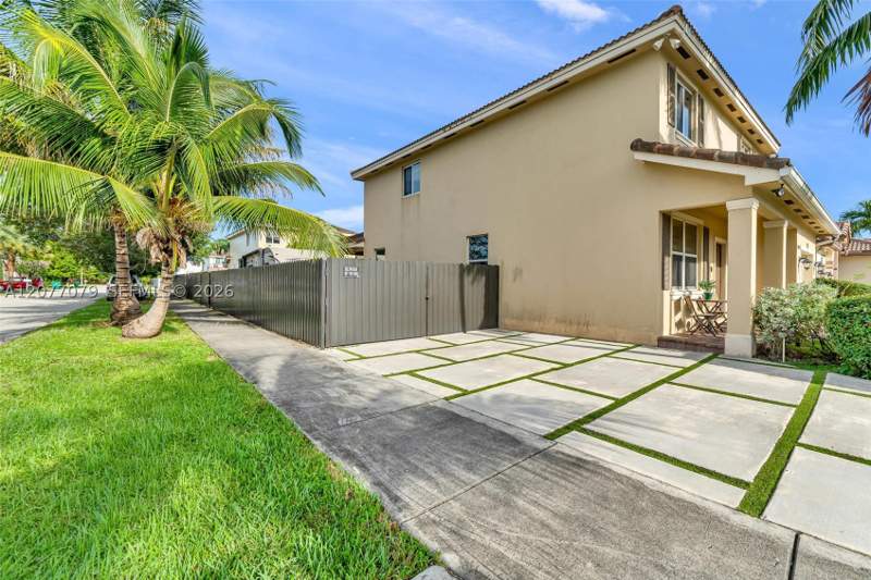 4 bedroom SingleFamilyResidence at 28403 SW 130th Ave, Evergreen Garden Estates, Homestead — photo 4
