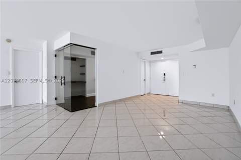 6423 Collins Ave 1702, Miami Beach FL - photo 12 of 85