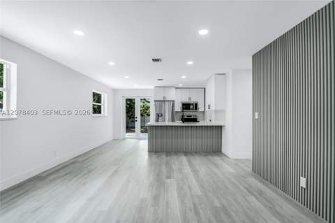655 SW 6th Ter, Florida City FL - photo 15 of 44