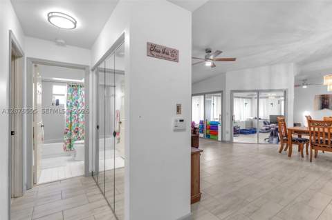 527 SE 27th Dr, Homestead FL - photo 12 of 31