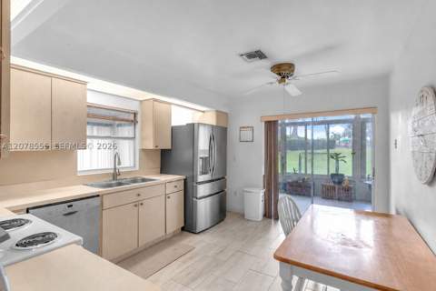 527 SE 27th Dr, Homestead FL - photo 16 of 31