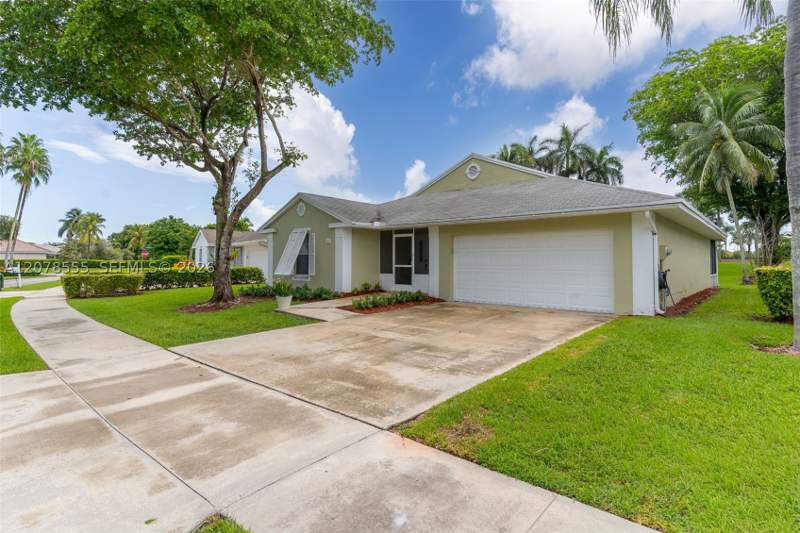 3 bedroom SingleFamilyResidence at 527 SE 27th Dr, Keys-Gate No 1, Homestead — photo 3