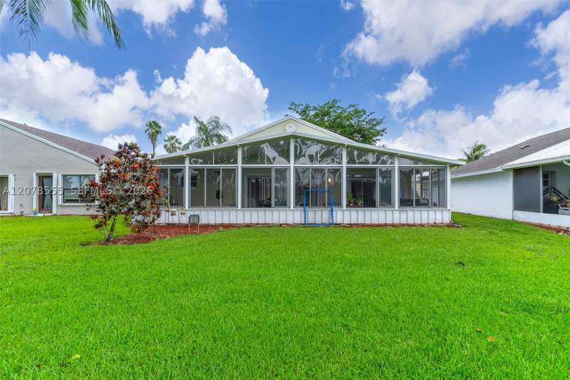 3 bedroom SingleFamilyResidence at 527 SE 27th Dr, Keys-Gate No 1, Homestead — photo 5