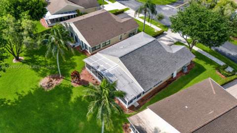 527 SE 27th Dr, Homestead FL - photo 6 of 31