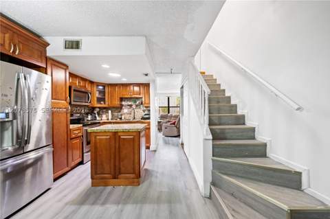 2093 W 54th Ter 38, Hialeah FL - photo 9 of 21