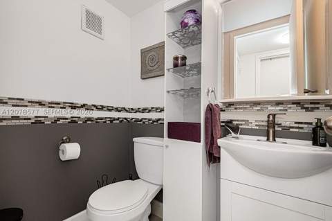 17800 Atlantic Blvd 203, Sunny Isles Beach FL - photo 19 of 30