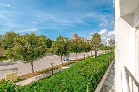17800 Atlantic Blvd 203, Sunny Isles Beach FL - photo 21 of 30