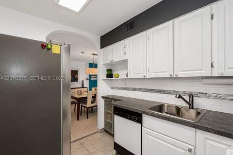 17800 Atlantic Blvd 203, Sunny Isles Beach FL - photo 6 of 30