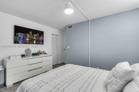 1825 W 44th Pl 401, Hialeah FL - photo 16 of 34