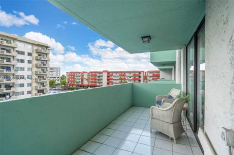 1825 W 44th Pl 401, Hialeah FL - photo 22 of 34