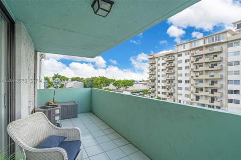 1825 W 44th Pl 401, Hialeah FL - photo 23 of 34