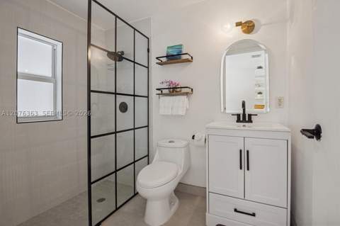 8230 NE 1st Pl, Miami FL - photo 9 of 37