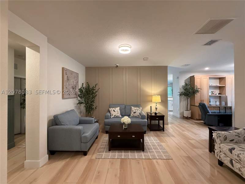4 bedroom SingleFamilyResidence at 167 SE 24th Ave, Kingman Commons, Homestead — photo 2