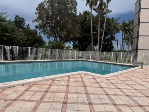 6955 NW 186th St F306, Hialeah FL - photo 12 of 12