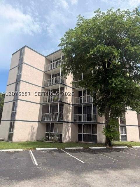 1 bedroom Condominium at 6955 NW 186th St F306, Las Brisas@ Country Club, Hialeah — photo 3