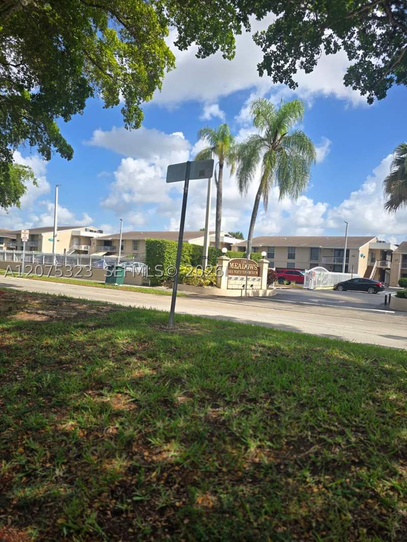 2 bedroom Condominium at 13791 SW 66th St 258E, The Meadows Lake North Co, Miami — photo 2