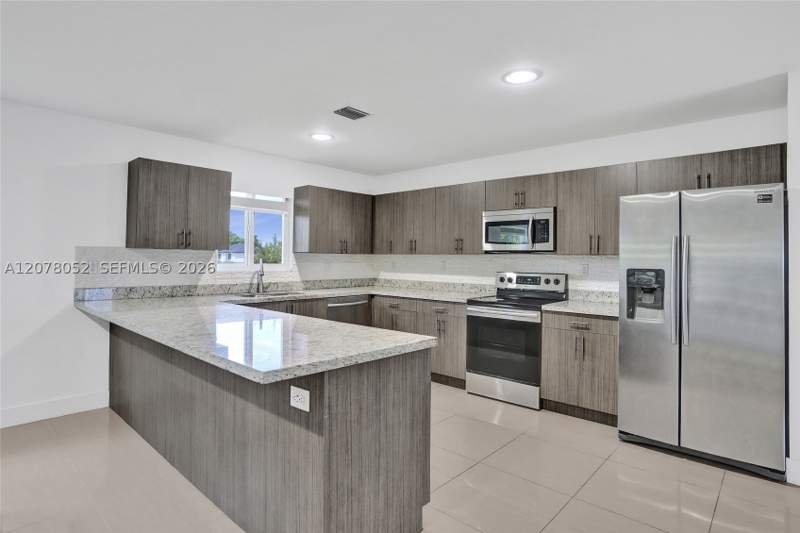 3 bedroom SingleFamilyResidence at 10770 SW 149th St, Richmond Heights Estates, Miami — photo 3