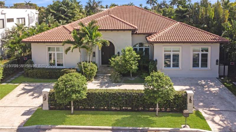 6 bedroom SingleFamilyResidence at 1360 98th St, Bay Harbor Island, Bay Harbor Islands — photo 2