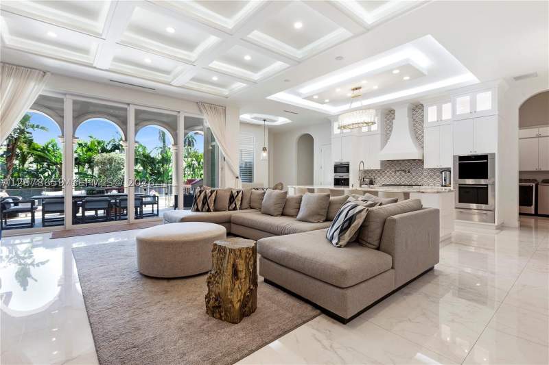 6 bedroom SingleFamilyResidence at 1360 98th St, Bay Harbor Island, Bay Harbor Islands — photo 4