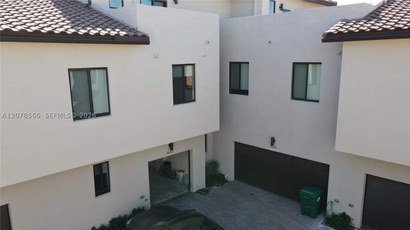 3 bedroom Townhouse at 4242 NW 82nd Ave, Downtown Doral South Phas, Doral — photo 3