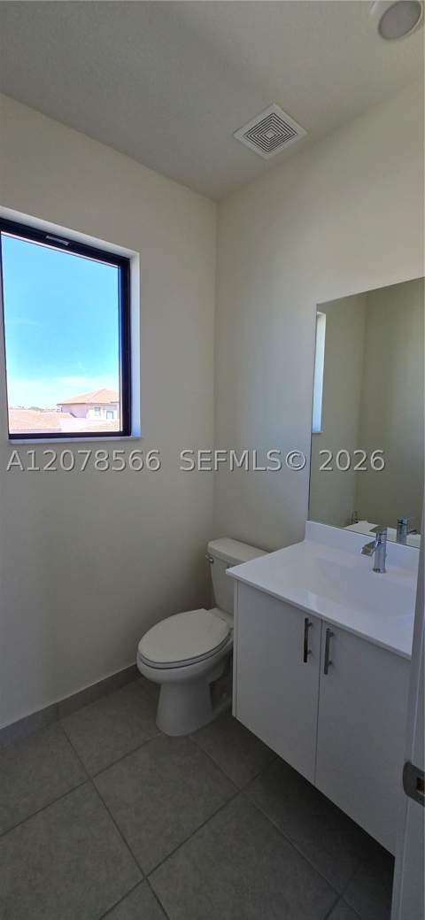 4242 NW 82nd Ave, Doral FL - photo 7 of 43