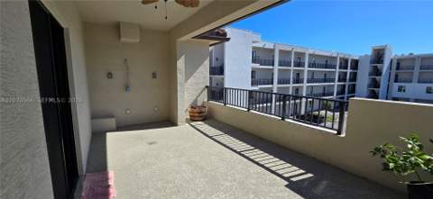 4242 NW 82nd Ave, Doral FL - photo 9 of 43