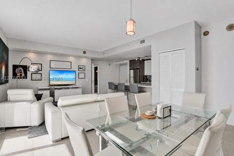300 S Biscayne Blvd T-1816, Miami FL - photo 8 of 40