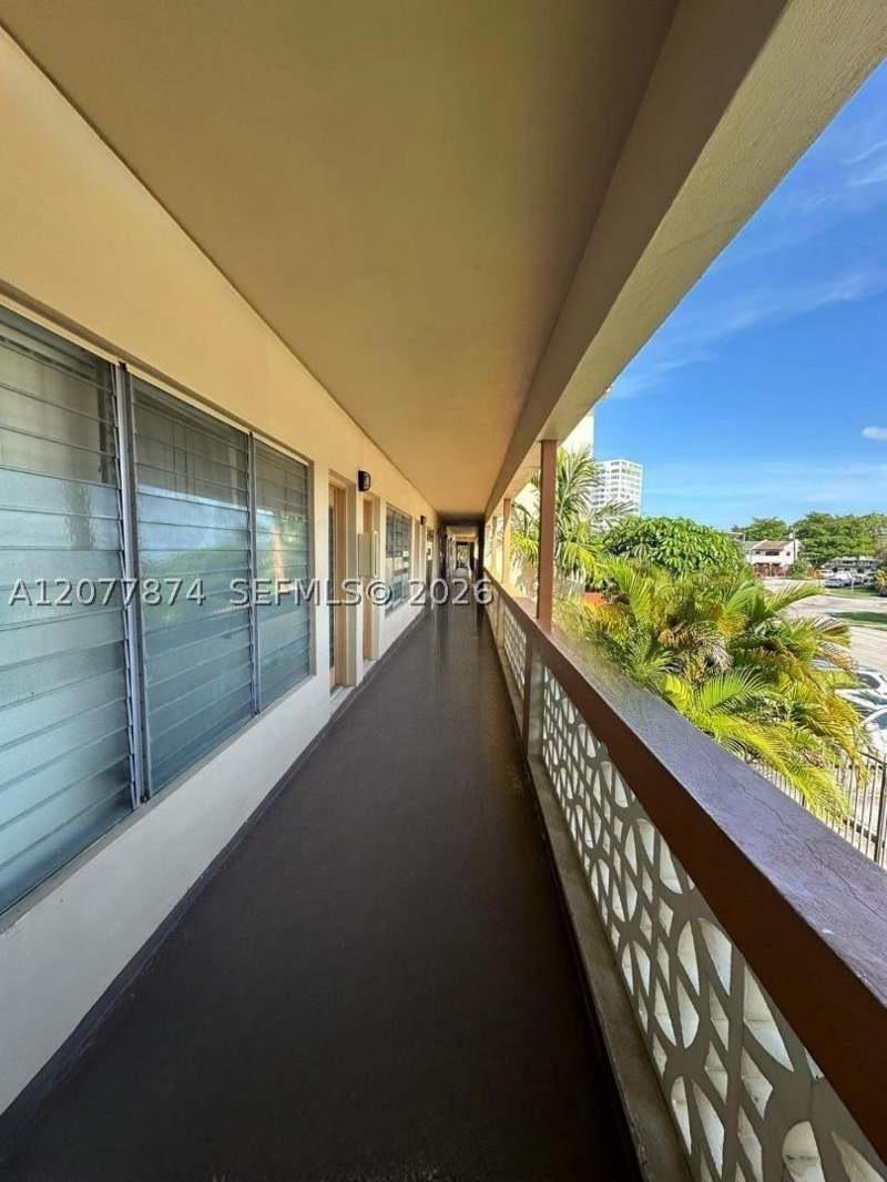 1 bedroom Condominium at 1885 NE 121st St 16, Sutton House Condo, North Miami — photo 4