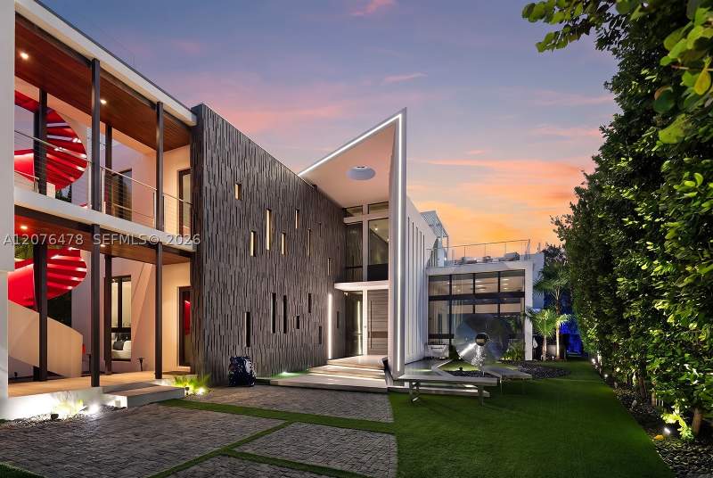 6 bedroom SingleFamilyResidence at 528 Lakeview Ct, Surprise Point, Miami Beach — photo 5