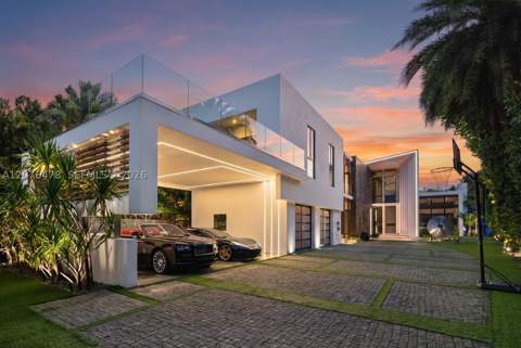 528 Lakeview Ct, Miami Beach FL - photo 6 of 62