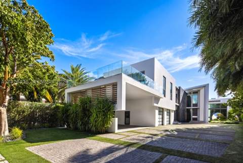 528 Lakeview Ct, Miami Beach FL - photo 7 of 62