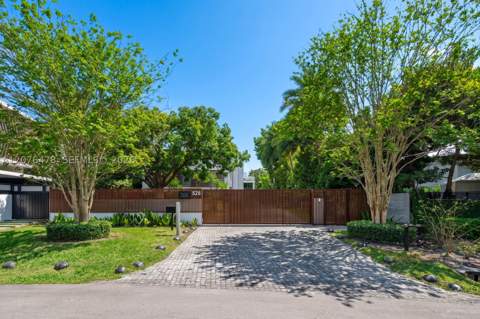 528 Lakeview Ct, Miami Beach FL - photo 8 of 62