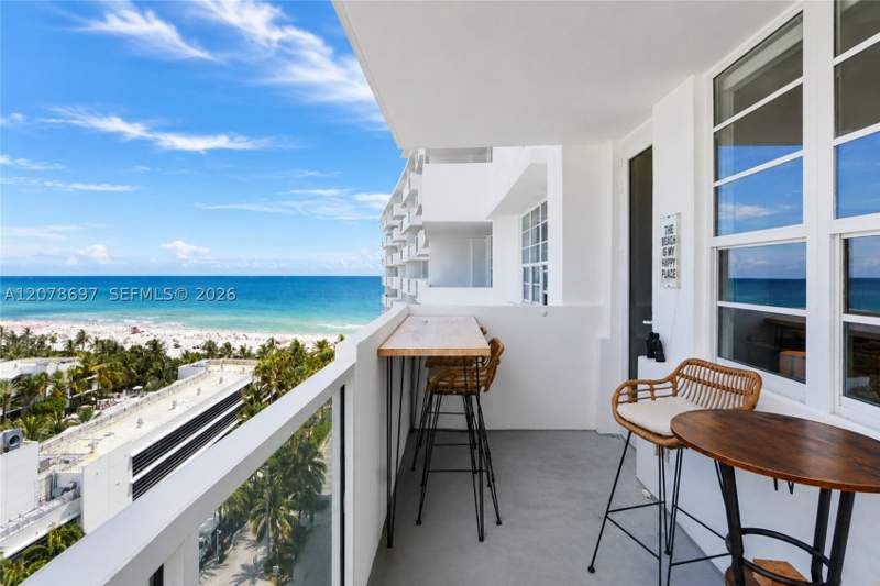 1 bedroom Condominium at 100 Lincoln Rd 1223, The Decoplage Condo, Miami Beach — photo 2