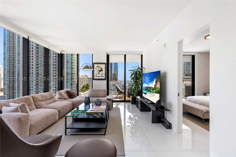 3 bedroom Condominium at 1010 Brickell Ave 1701, 1010 Brickell Condo, Miami — photo 2