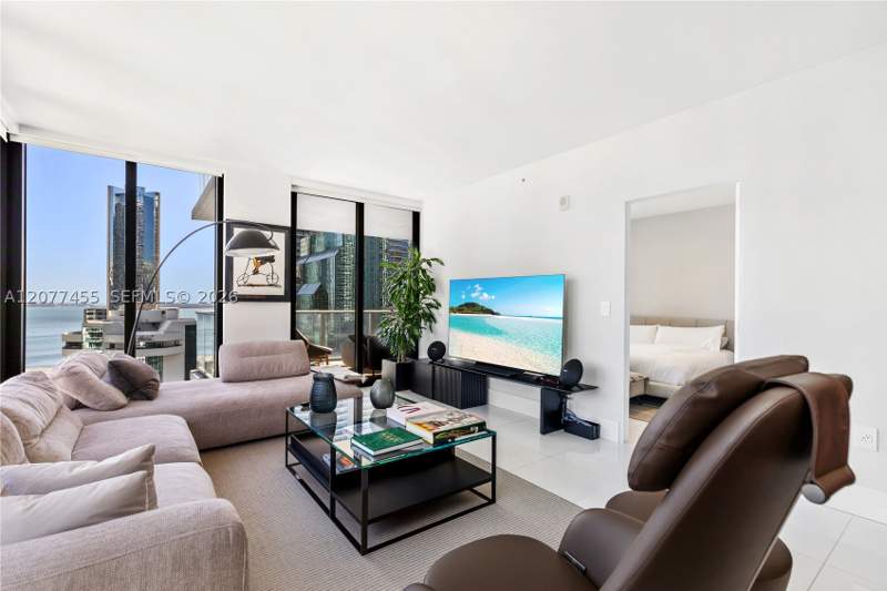 3 bedroom Condominium at 1010 Brickell Ave 1701, 1010 Brickell Condo, Miami — photo 3