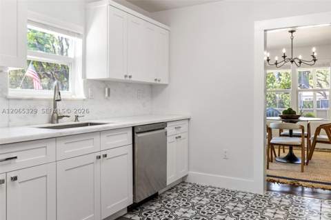 7121 SW 63rd Ave, South Miami FL - photo 10 of 47