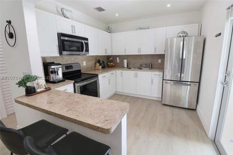 14940 Pierce St, Miami FL - photo 10 of 29