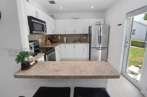 14940 Pierce St, Miami FL - photo 11 of 29