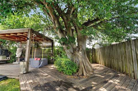 14940 Pierce St, Miami FL - photo 23 of 29