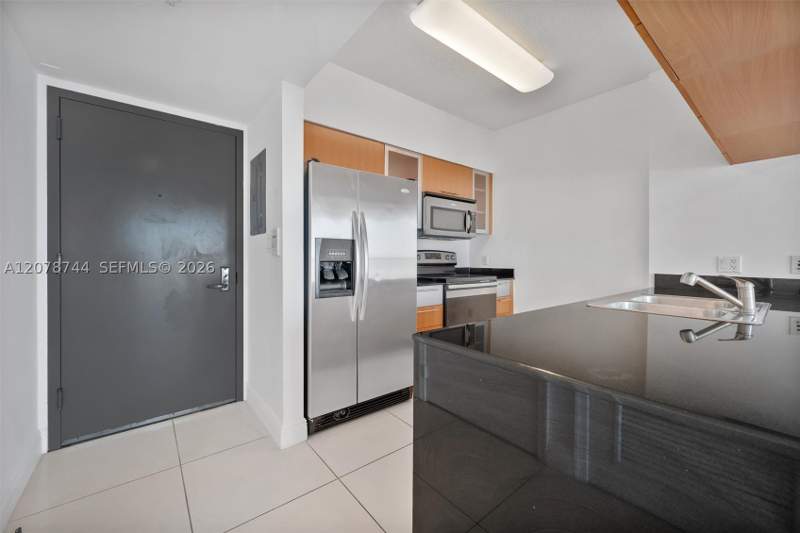 1 bedroom Condominium at 1750 N Bayshore Dr 4011, Opera Tower Condo, Miami — photo 2