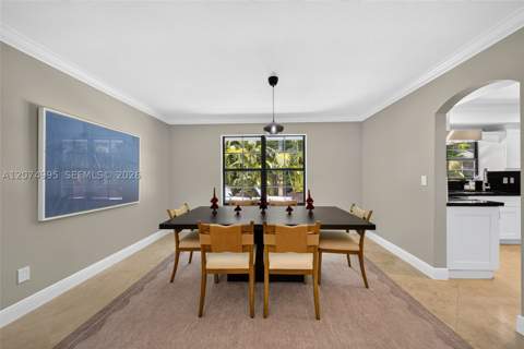 1043 Alfonso Ave, Coral Gables FL - photo 10 of 37
